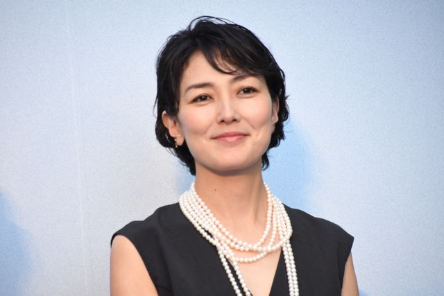 二宮和也＆波瑠『アナログ』ブルーカーペットイベント（5枚目）