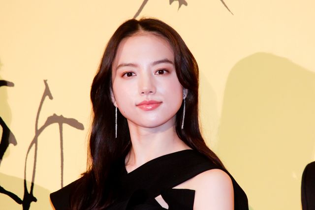 草なぎ剛、清原果耶、中川大志ら主要キャスト集結！『碁盤斬り』完成披露舞台あいさつ（5枚目）