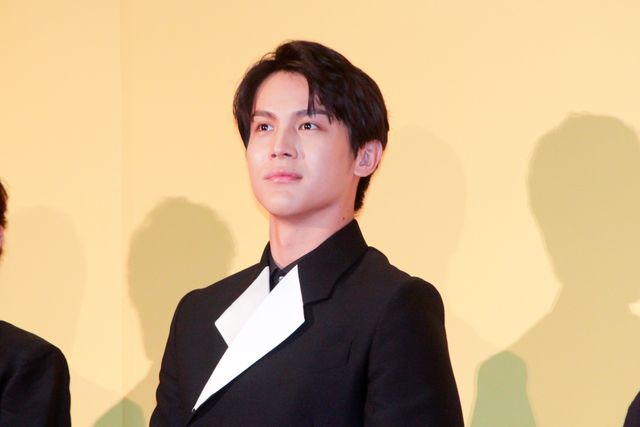 草なぎ剛、清原果耶、中川大志ら主要キャスト集結！『碁盤斬り』完成披露舞台あいさつ（7枚目）