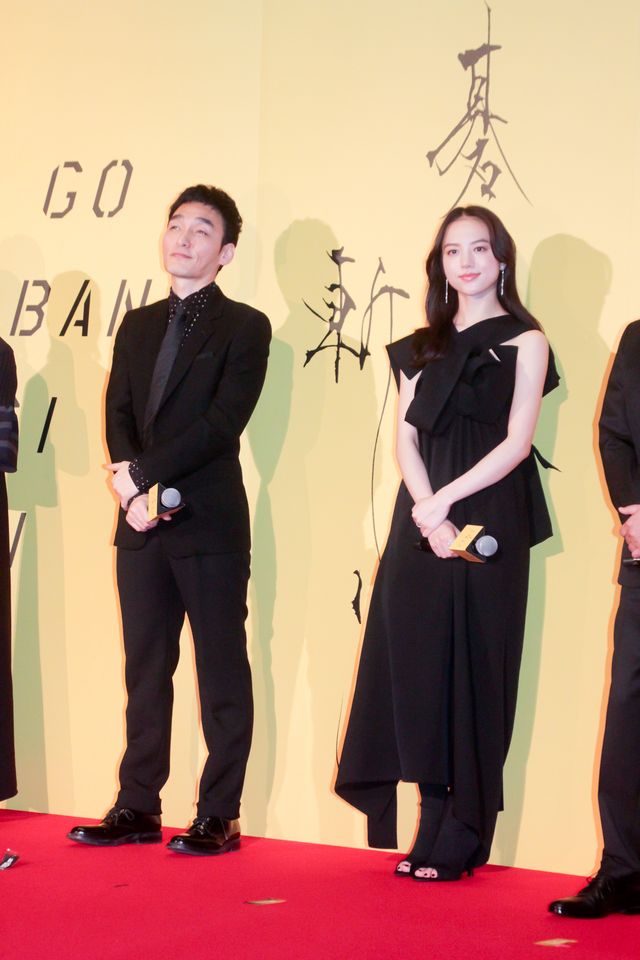 草なぎ剛、清原果耶、中川大志ら主要キャスト集結！『碁盤斬り』完成披露舞台あいさつ（11枚目）