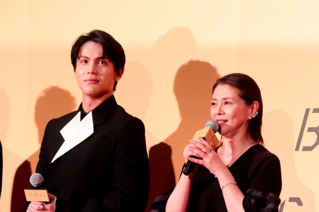 草なぎ剛、清原果耶、中川大志ら主要キャスト集結！『碁盤斬り』完成披露舞台あいさつ（15枚目）