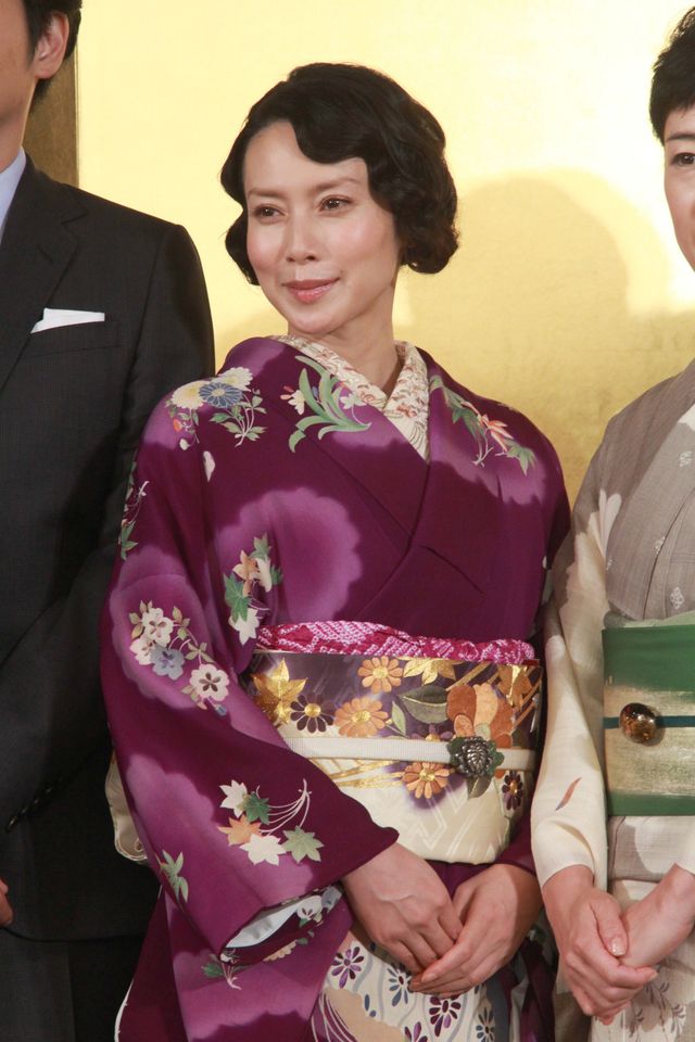 寺島しのぶ＆中谷美紀の美しい着物姿フォトギャラリー｜シネマトゥデイ