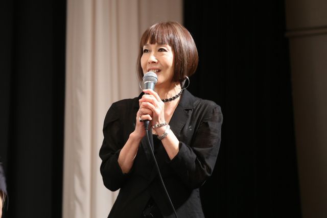 【画像】鈴木紗理奈、主演女優賞を獲得した映画舞台あいさつで感涙（9枚目）