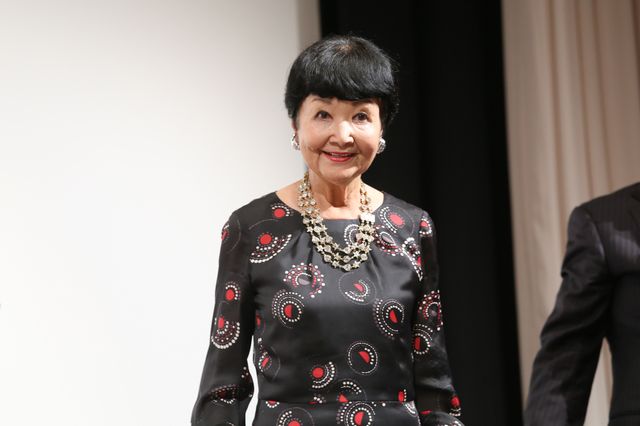 【画像】鈴木紗理奈、主演女優賞を獲得した映画舞台あいさつで感涙（10枚目）