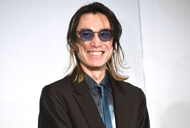 関ジャニ∞安田章大の笑顔！映画『嘘八百　なにわ夢の陣』公開記念舞台あいさつ：フォトギャラリー