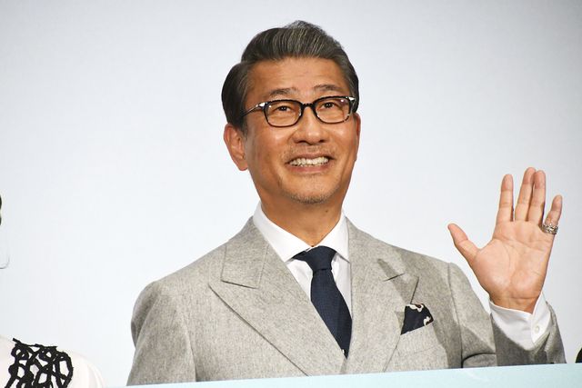 関ジャニ∞安田章大の笑顔！映画『嘘八百　なにわ夢の陣』公開記念舞台あいさつ（2枚目）