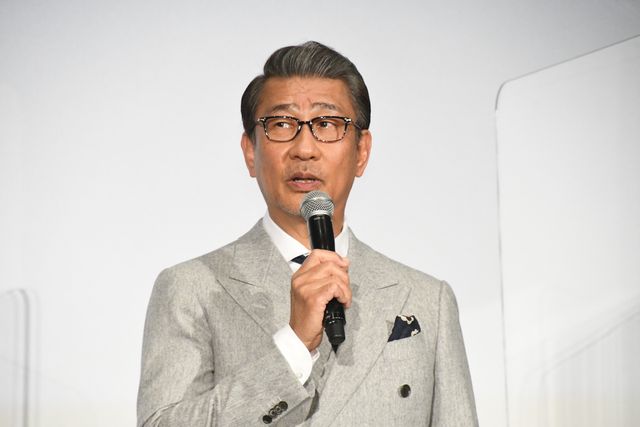 関ジャニ∞安田章大の笑顔！映画『嘘八百　なにわ夢の陣』公開記念舞台あいさつ（8枚目）