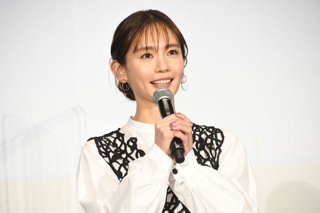 関ジャニ∞安田章大の笑顔！映画『嘘八百　なにわ夢の陣』公開記念舞台あいさつ（11枚目）