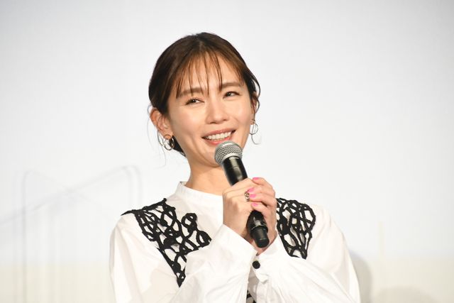 関ジャニ∞安田章大の笑顔！映画『嘘八百　なにわ夢の陣』公開記念舞台あいさつ（12枚目）