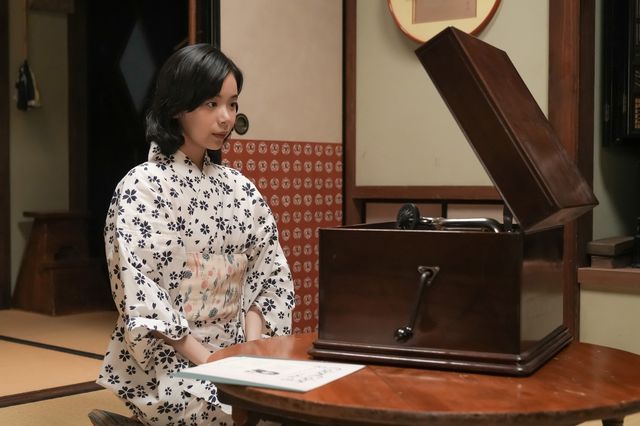 礼子と股野が久々に…「ブギウギ」第23回の場面写真：フォトギャラリー｜シネマトゥデイ