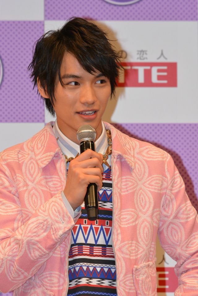 大ブレイクの福士蒼汰「ガラリとイメージチェンジしたい」と抱負！　渡辺直美はボン・キュッ・ボンへ　画像ギャラリー（12枚目）