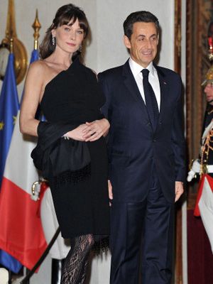 サルコジ大統領と妻のカーラ・ブルーニ