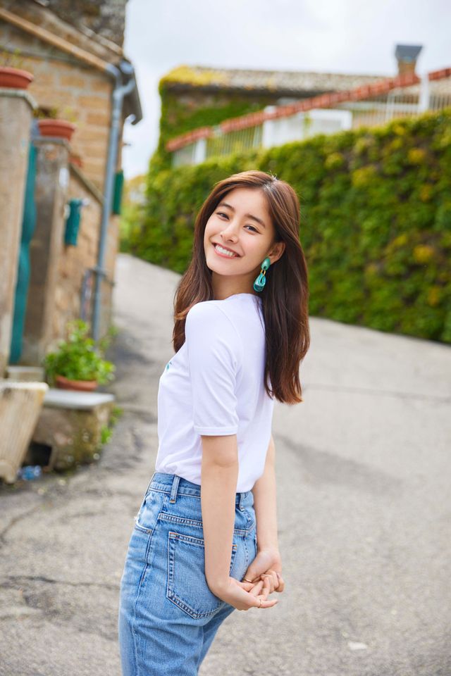 新木優子、イタリアで笑顔はじける！写真集「honey」収録カットほか（3枚目）