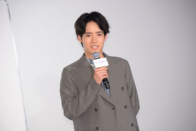 赤楚衛二＆町田啓太、笑顔でチェリまほポーズ！映画『チェリまほ THE MOVIE』大ヒット御礼舞台あいさつ（7枚目）