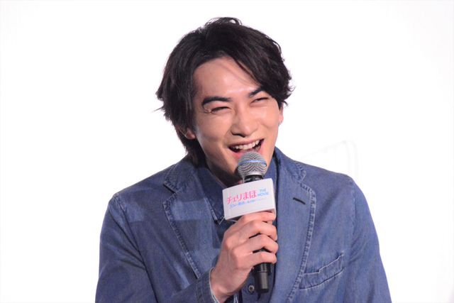 赤楚衛二＆町田啓太、笑顔でチェリまほポーズ！映画『チェリまほ THE MOVIE』大ヒット御礼舞台あいさつ（11枚目）