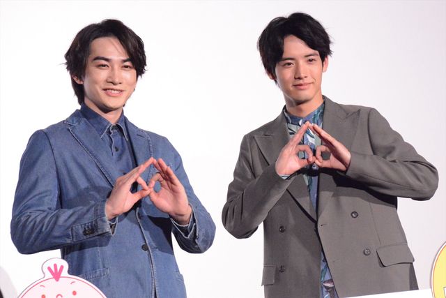 赤楚衛二＆町田啓太、笑顔でチェリまほポーズ！映画『チェリまほ THE MOVIE』大ヒット御礼舞台あいさつ（16枚目）