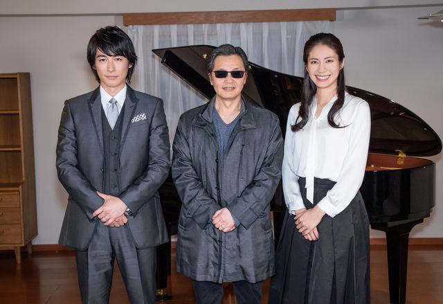 左から順に、ディーン・フジオカ、北条司総監督、松下奈緒（写真は、今年3月の現場取材で撮影されたもの）