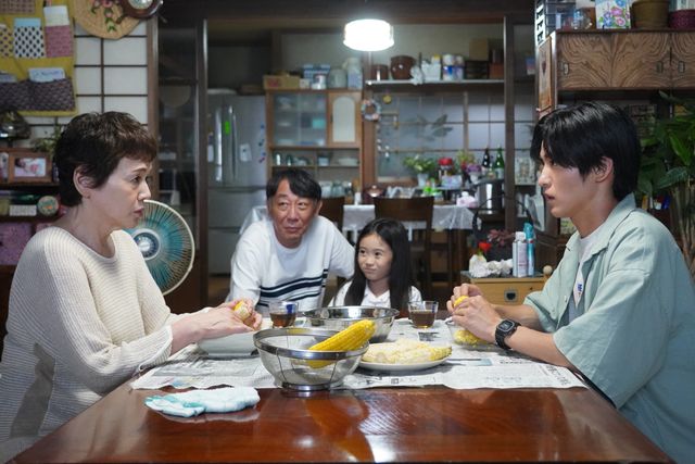 「海のはじまり」目黒蓮の不器用なパパぶりが可愛すぎる！第5話場面写真（3枚目）