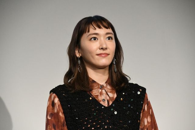 新垣結衣、オン眉＆指輪キラリ！夏帆と『違国日記』舞台あいさつ登壇（7枚目）