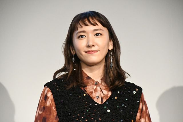 新垣結衣、オン眉＆指輪キラリ！夏帆と『違国日記』舞台あいさつ登壇（20枚目）