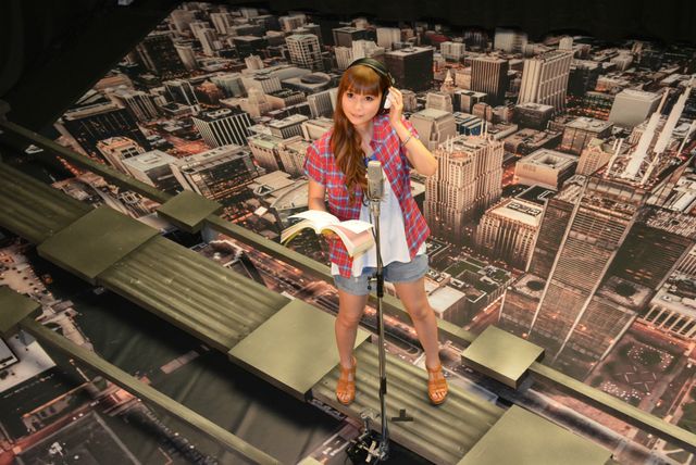 中川翔子、最新デザインのオプティマスプライム＆バンブルビーに囲まれ大興奮！　画像ギャラリー（5枚目）