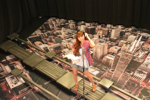 中川翔子、最新デザインのオプティマスプライム＆バンブルビーに囲まれ大興奮！　画像ギャラリー（6枚目）