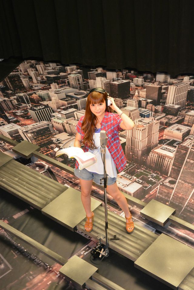 中川翔子、最新デザインのオプティマスプライム＆バンブルビーに囲まれ大興奮！　画像ギャラリー（7枚目）