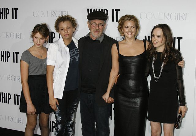 スティーヴン・スピルバーグの娘ミカエラ（2枚目）