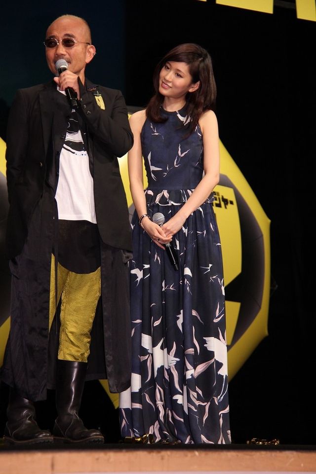 前田敦子、肩出しドレスで魅了！フォトギャラリー（8枚目）