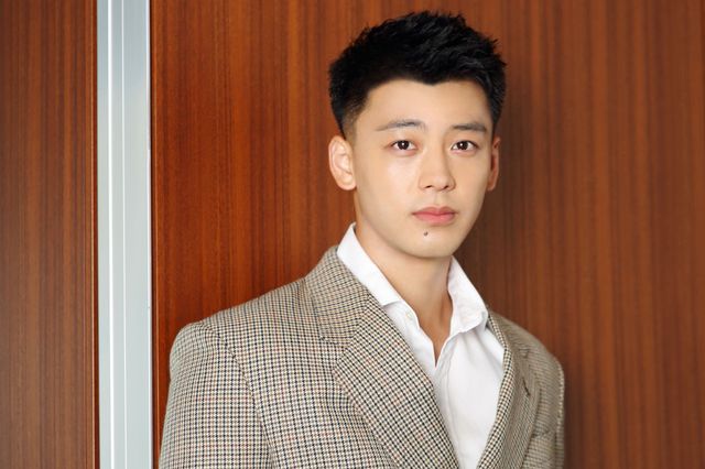 竹内涼真の魅力的な表情！映画『アキラとあきら』インタビューカット（2枚目）