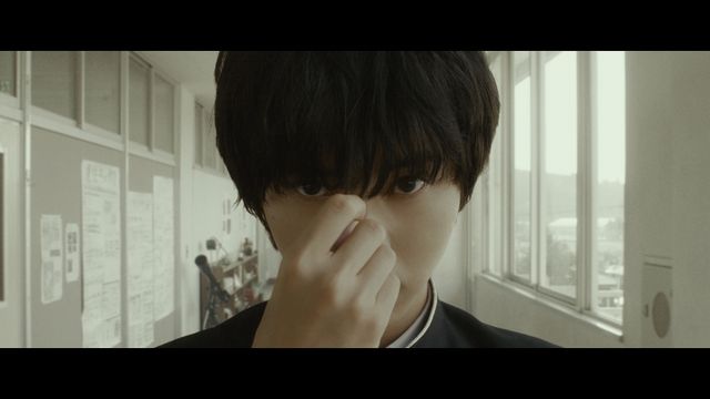 山崎賢人、推理中はいつでもこのポーズ『氷菓』メイキング！：フォトギャラリー