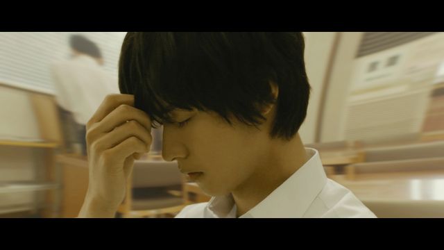 山崎賢人、推理中はいつでもこのポーズ『氷菓』メイキング！（2枚目）