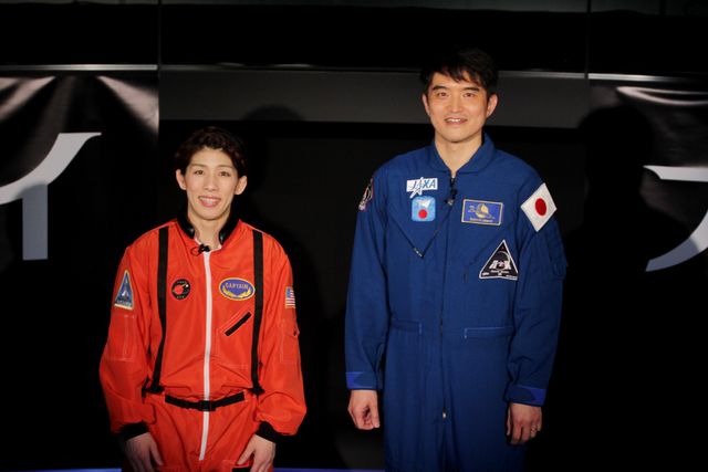 吉田沙保里選手が宇宙服を着て登場（7枚目）