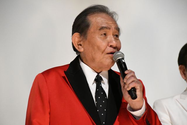 のん、昭和レトロなワンピース姿がキュート！『星屑の町』完成披露上映会（10枚目）