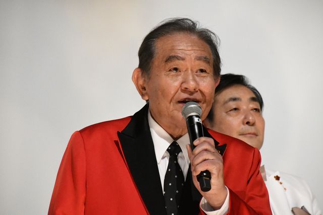 のん、昭和レトロなワンピース姿がキュート！『星屑の町』完成披露上映会（11枚目）