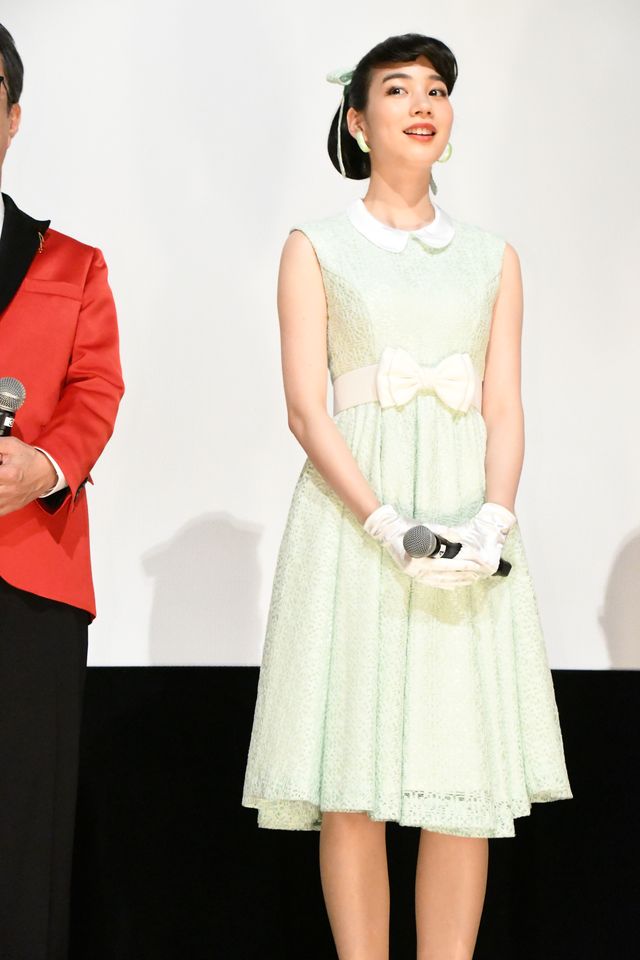 のん、昭和レトロなワンピース姿がキュート！『星屑の町』完成披露上映会（26枚目）