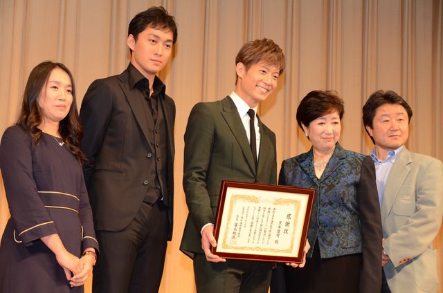 EXILE・黒木啓司主演映画の応援に小池百合子衆議院議員と湊かなえも駆けつけた！映画『クロスロード』フォトギャラリー：フォトギャラリー