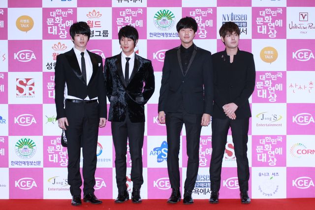 超新星、「第20回大韓民国文化芸能大賞」で最優秀男性歌手賞を受賞＜韓国JPICTURES＞（3枚目）