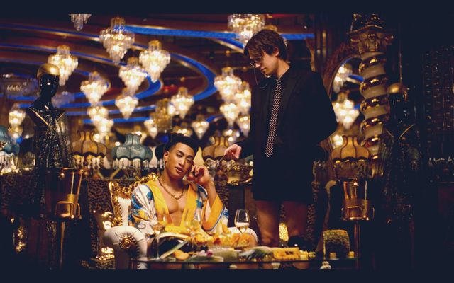 「パリピ孔明」第7話より、七海ひろき、内藤秀一郎、DJ KOOらゲスト出演シーン（3枚目）