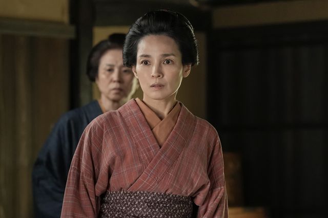 【画像8枚】朝ドラ「ブラッサム」清治（渡部篤郎）がにらんで…第5回場面写真（3枚目）