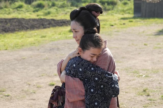 【画像8枚】朝ドラ「ブラッサム」清治（渡部篤郎）がにらんで…第5回場面写真（4枚目）