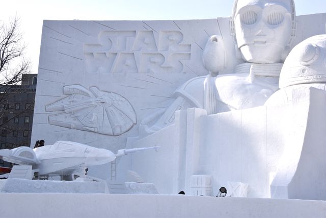 Xウイングに乗れる『スター・ウォーズ』巨大雪像！さっぽろ雪まつり（9枚目）