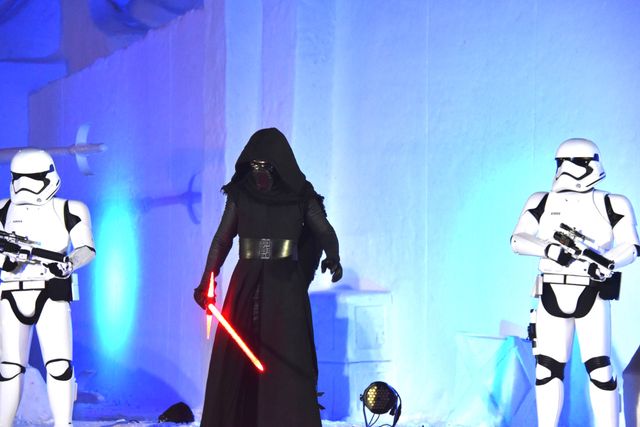 Xウイングに乗れる『スター・ウォーズ』巨大雪像！さっぽろ雪まつり（10枚目）