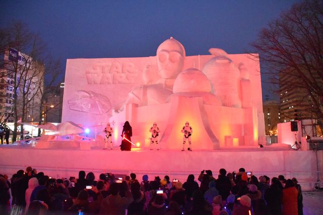 Xウイングに乗れる『スター・ウォーズ』巨大雪像！さっぽろ雪まつり（11枚目）