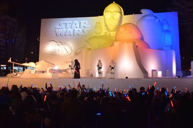 Xウイングに乗れる『スター・ウォーズ』巨大雪像！さっぽろ雪まつり（17枚目）