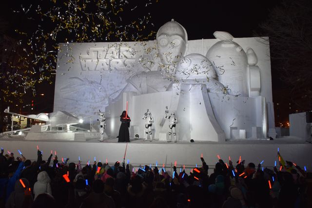 Xウイングに乗れる『スター・ウォーズ』巨大雪像！さっぽろ雪まつり（19枚目）