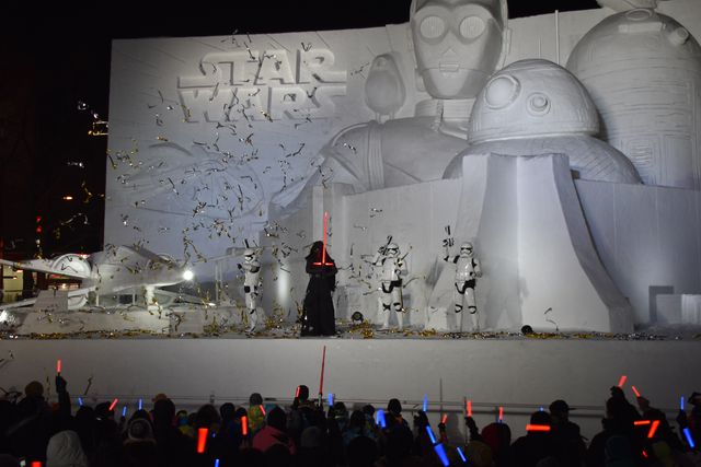 Xウイングに乗れる『スター・ウォーズ』巨大雪像！さっぽろ雪まつり（20枚目）