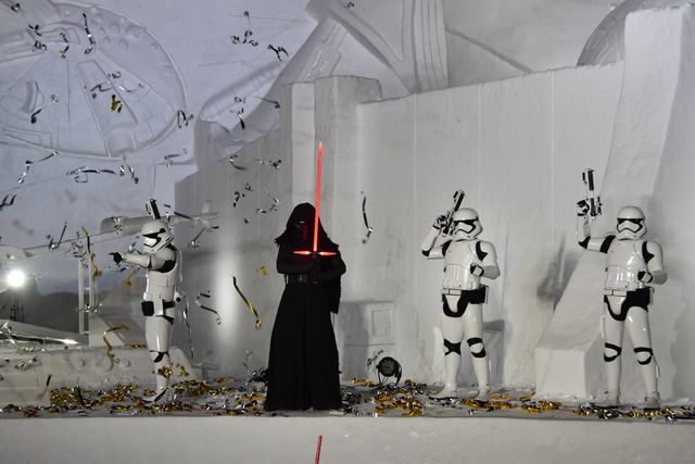 Xウイングに乗れる『スター・ウォーズ』巨大雪像！さっぽろ雪まつり（21枚目）