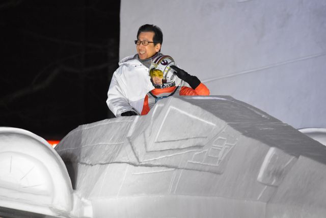 Xウイングに乗れる『スター・ウォーズ』巨大雪像！さっぽろ雪まつり（26枚目）