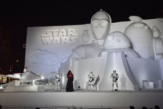 Xウイングに乗れる『スター・ウォーズ』巨大雪像！さっぽろ雪まつり（27枚目）